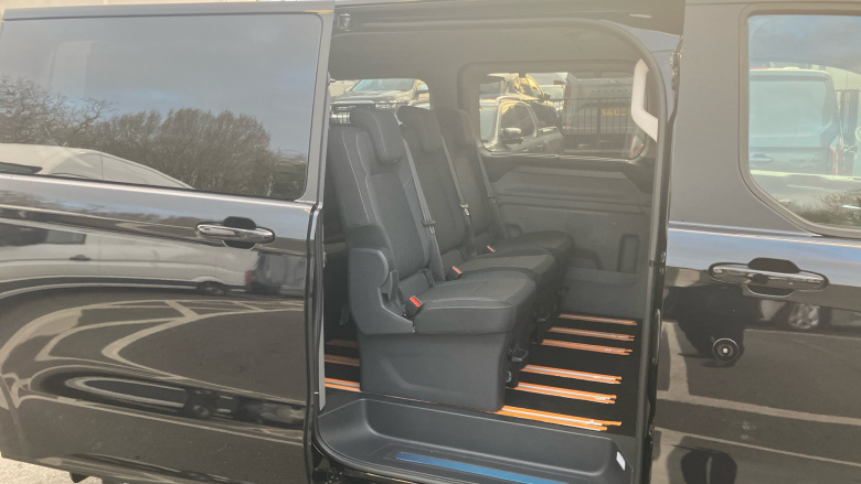 Ford Tourneo Custom 320 L1 Diesel Fwd 2.0 EcoBlue 136ps H1 Titanium 8 seater